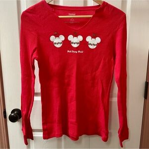Walt Disney World Women’s Christmas Thermal Top Size Small